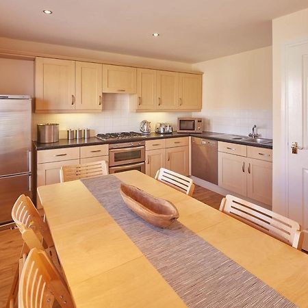 Host & Stay - The Scuttlebutt Townhouse Whitby Buitenkant foto