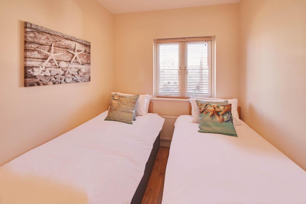 Host & Stay - The Scuttlebutt Townhouse Whitby Buitenkant foto