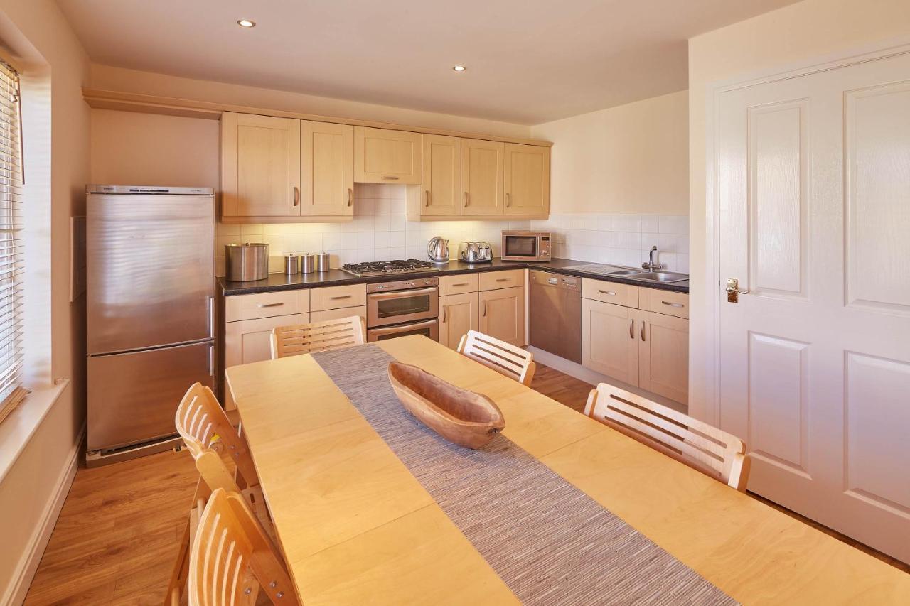 Host & Stay - The Scuttlebutt Townhouse Whitby Buitenkant foto