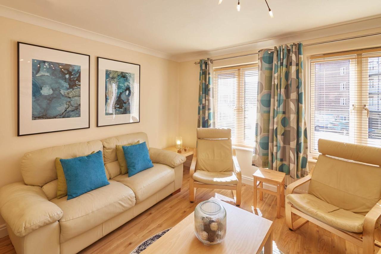 Host & Stay - The Scuttlebutt Townhouse Whitby Buitenkant foto