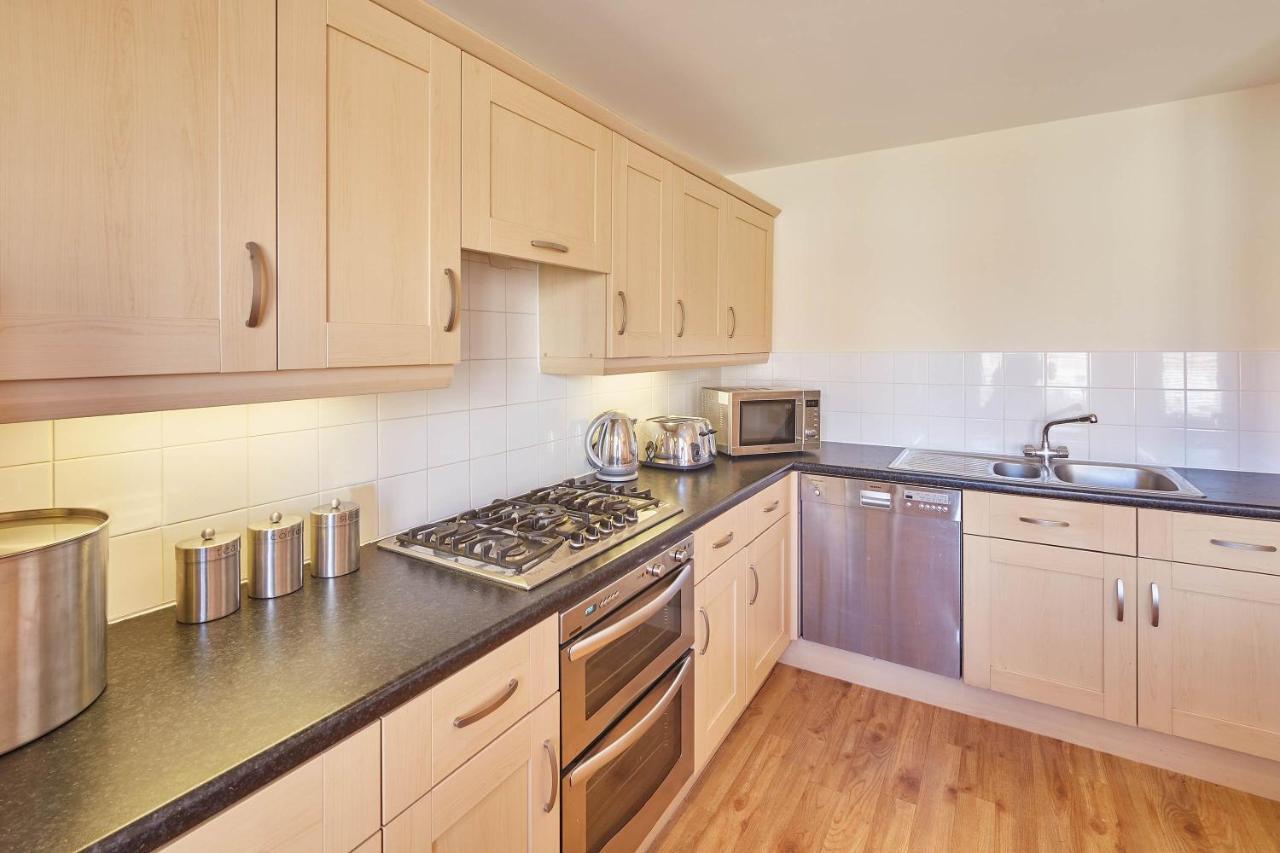Host & Stay - The Scuttlebutt Townhouse Whitby Buitenkant foto