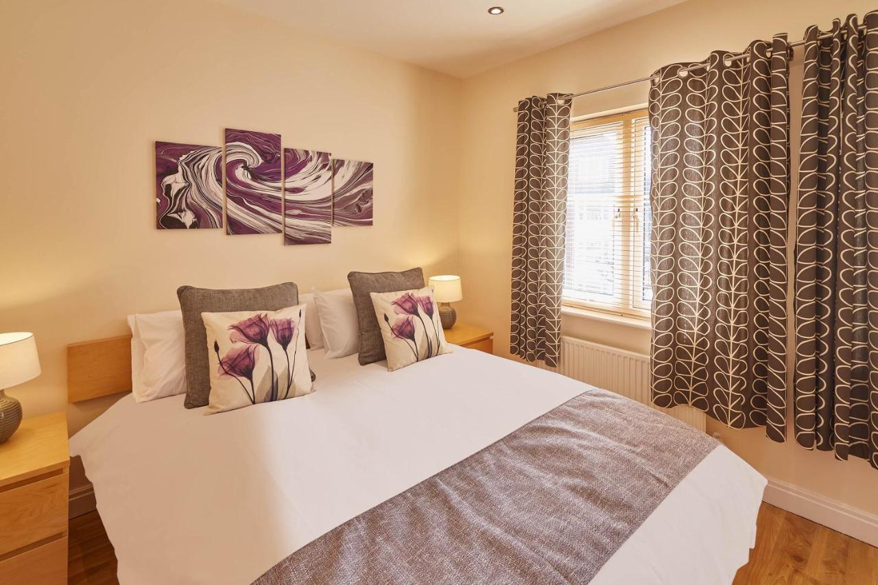 Host & Stay - The Scuttlebutt Townhouse Whitby Buitenkant foto